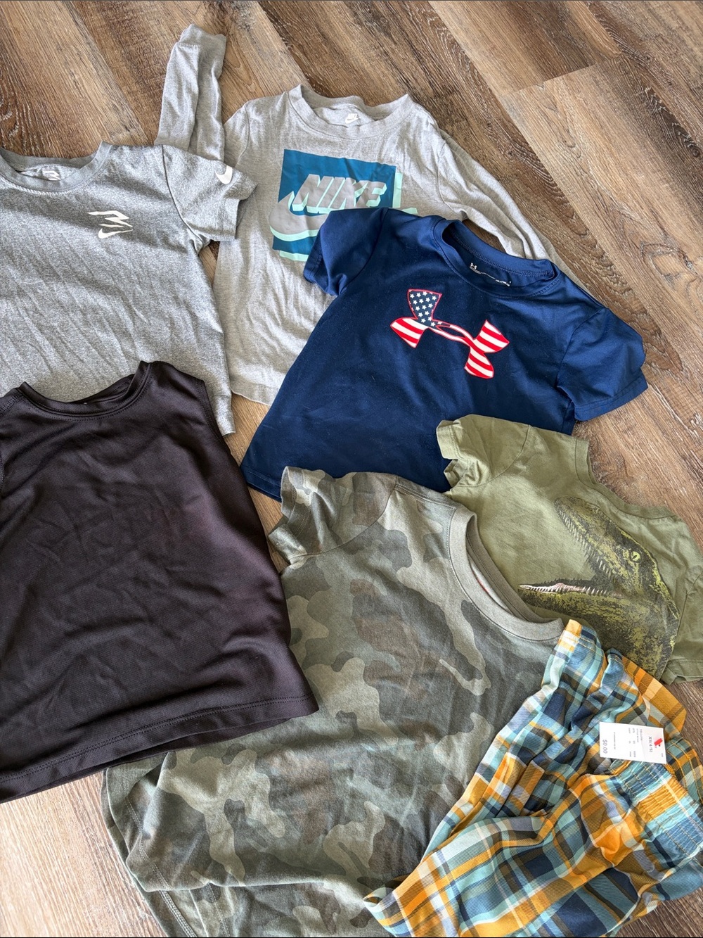 Under Armour Boys' Navy Short Sleeve Tee with American Flag Logo 4/5